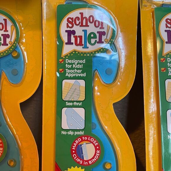 Crayola 1998 Vintage Wavy Rulers Colored Pencils Scissors and Crayons 24 Count - Picture 3 of 15